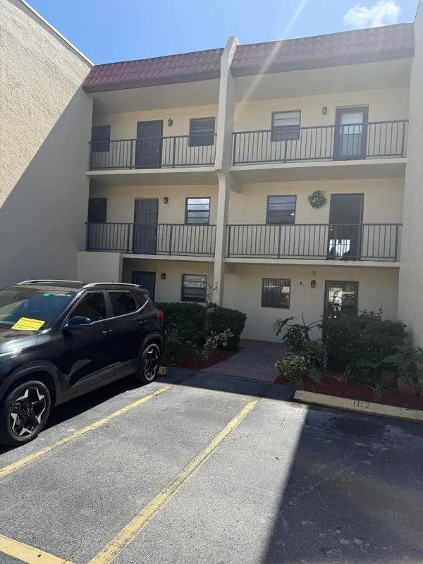 2025 Oleander Boulevard #105, Fort Pierce, FL 34982