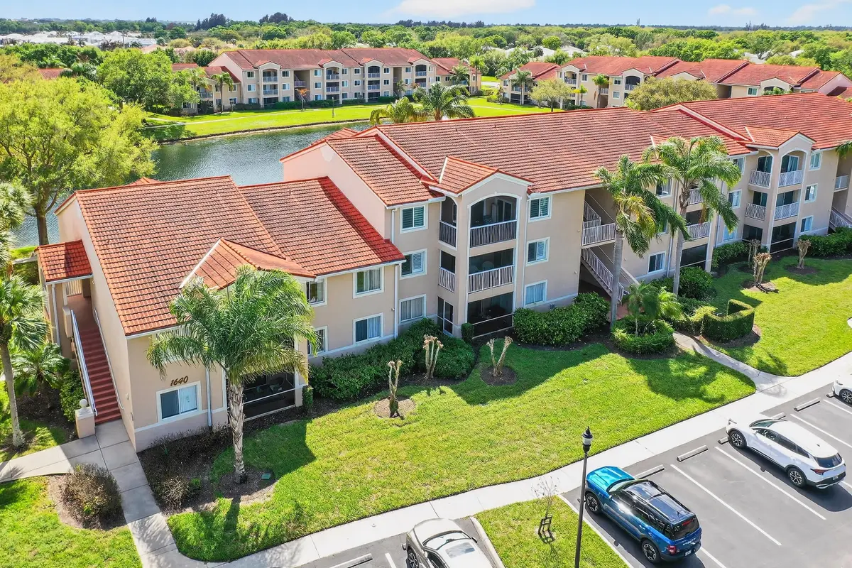 1640 N 42nd Circle #Unit 305, Vero Beach, FL 32967 - #1