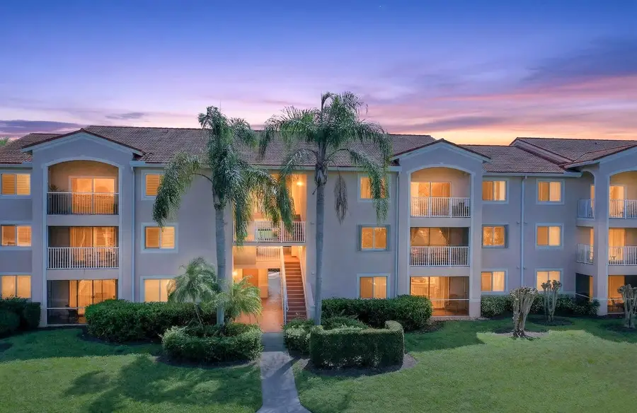 1640 N 42nd Circle #Unit 305, Vero Beach, FL 32967 - #2
