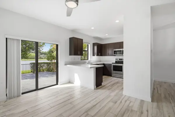 5884 Mustang Manor, Davie, FL 33314