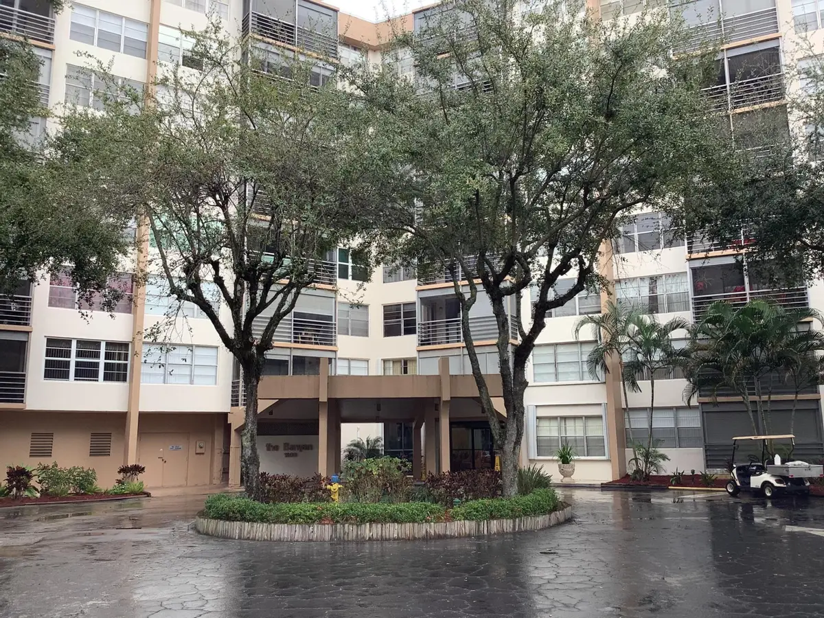 1300 Saint Charles Place #Unit Ph13, Pembroke Pines, FL 33026 - #1