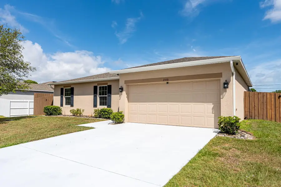 2350 SE Calcutta Circle, Port Saint Lucie, FL 34952 - #2