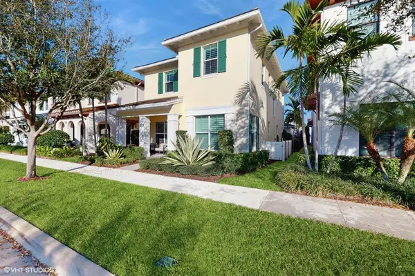 2098 Dickens Terrace, Palm Beach Gardens, FL 33418