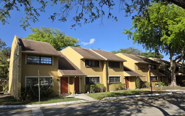 3156 N Pine Island Road #908, Sunrise, FL 33351