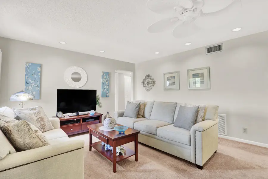 323 Knotty Pine Circle #A2, Greenacres, FL 33463 - #3