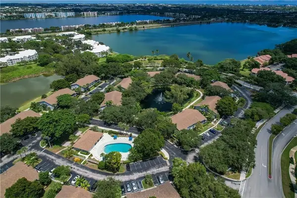 2729 S Oakland Forest Drive #102, Oakland Park, FL 33309