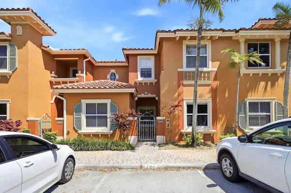 5825 Siena Lane, Hollywood, FL 33021