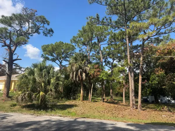 5866 SE Wesley Avenue, Stuart, FL 34997