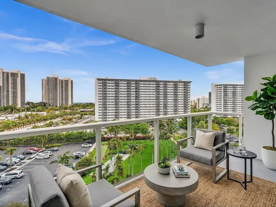 3300 NE 36th Street #820, Fort Lauderdale, FL 33308 - #2