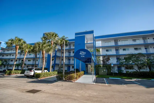 4734 Lucerne Lakes Boulevard E #301, Lake Worth, FL 33467