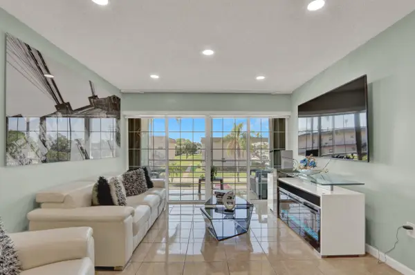 502 Davis Road #12, Palm Springs, FL 33461