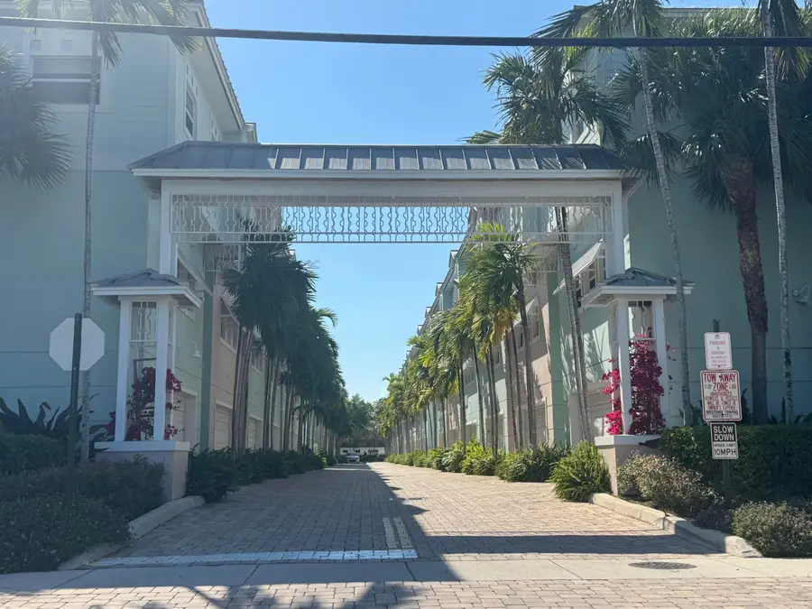 429 NE 1st Street, Pompano Beach, FL 33060 - #3