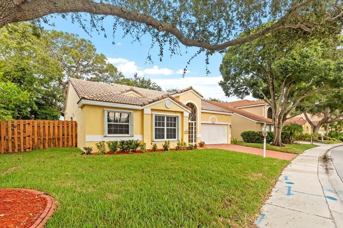 1033 W Siena Oaks Cir Circle W, Palm Beach Gardens, FL 33410 - #1