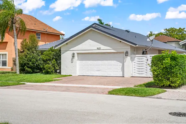 9651 SW 9th Court, Pembroke Pines, FL 33025