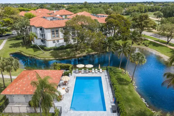 7370 Orangewood Lane #302, Boca Raton, FL 33433