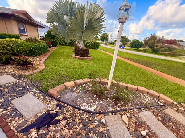 5279 W Woodstone Cir Circle W, Lake Worth, FL 33463