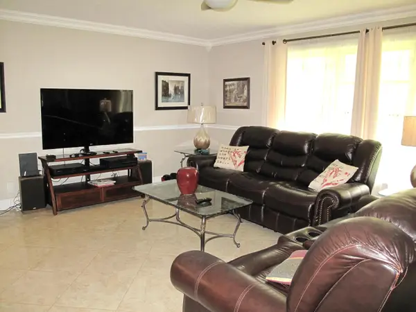 892 N High Point Boulevard N #D, Delray Beach, FL 33445