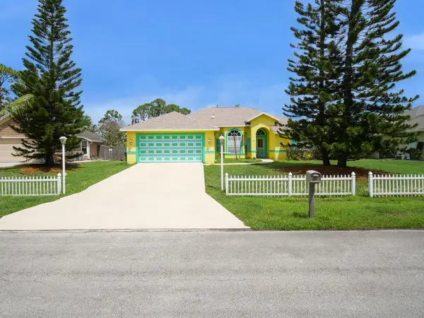 1881 SW Buttercup Avenue, Port St Lucie, FL 34953