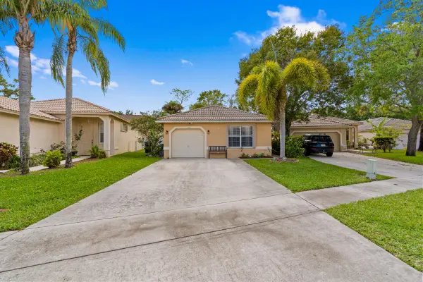 121 Prestige Drive, Royal Palm Beach, FL 33411
