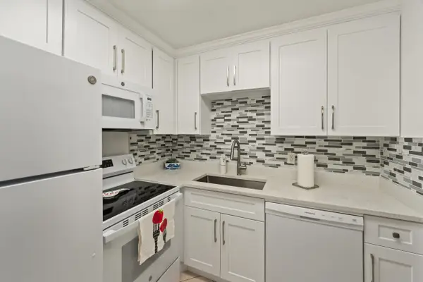 126 Southampton B, West Palm Beach, FL 33417
