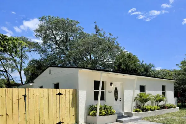 1525 NW 14th Court, Fort Lauderdale, FL 33311