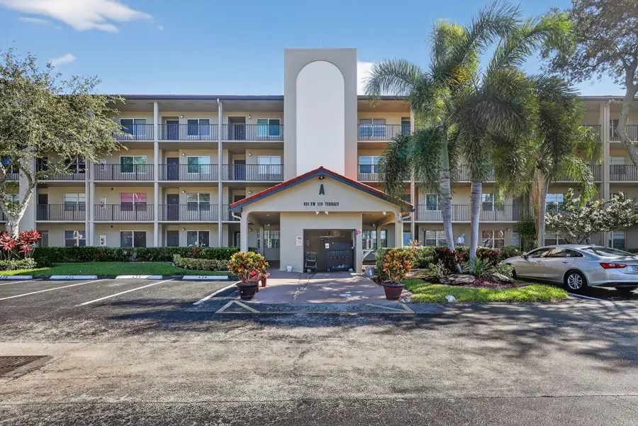 901 SW 128th Terrace #211a, Pembroke Pines, FL 33027 - #2