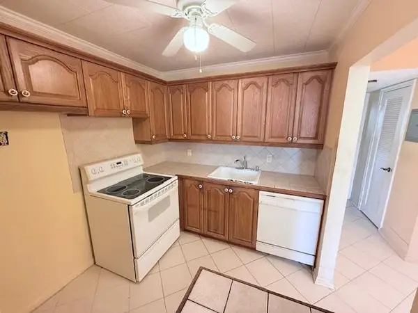 402 Markham S, Deerfield Beach, FL 33442