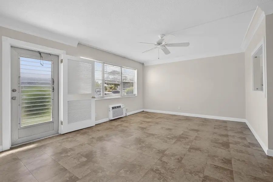 19 Hastings B, West Palm Beach, FL 33417 - #3