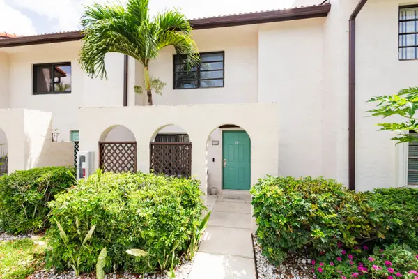 21820 Cypress Circle #25d, Boca Raton, FL 33433