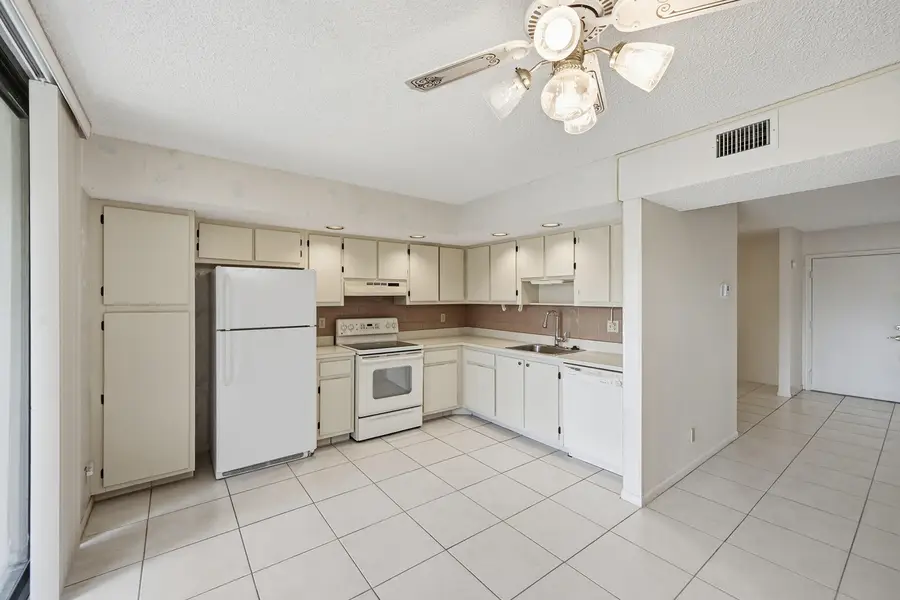 5370 Las Verdes Circle #219, Delray Beach, FL 33484 - #3