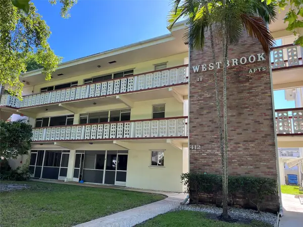 412 S Luna Court #2, Hollywood, FL 33021