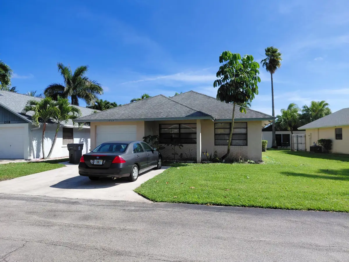 1322 Pines Lane, West Palm Beach, FL 33415 - #1