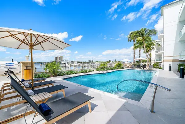 180 Lake Drive #2103, Palm Beach Shores, FL 33404