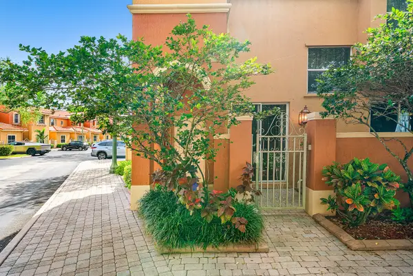 2280 Anchor Court #2606, Dania Beach, FL 33312