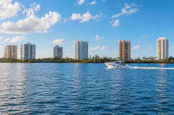 301 Lake Shore Drive #105, Lake Park, FL 33403