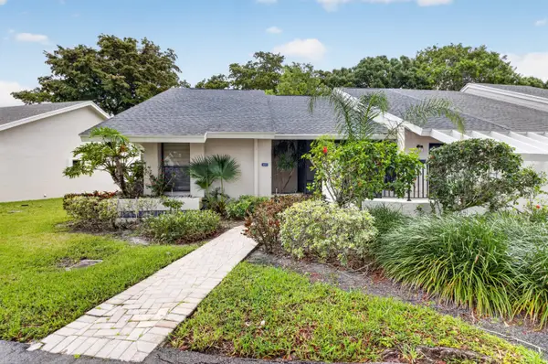10911 Lake Front Place, Boca Raton, FL 33498