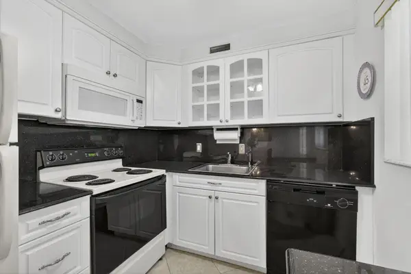 100 Sheffield E, West Palm Beach, FL 33417