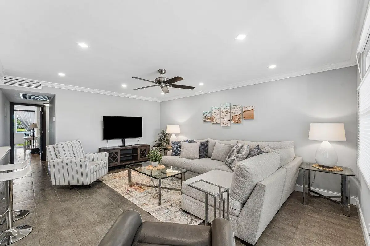 1027 Farnham O #1027, Deerfield Beach, FL 33442 - #1
