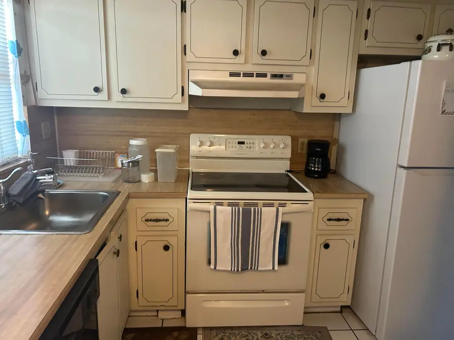 9620 Sunrise Lakes Boulevard #304, Sunrise, FL 33322 - #2