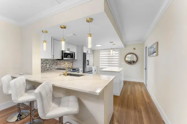 1019 Guildford B, Boca Raton, FL 33434