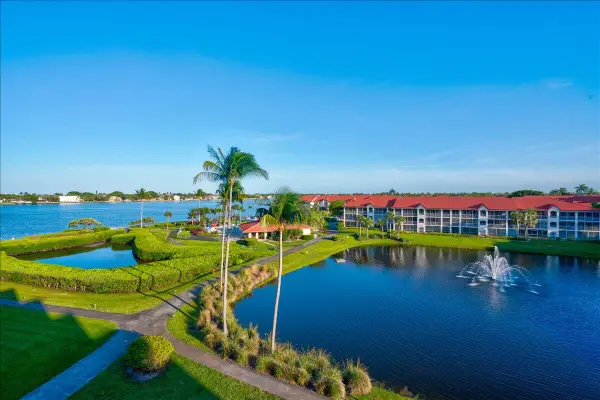 7030 Half Moon Circle #515, Hypoluxo, FL 33462