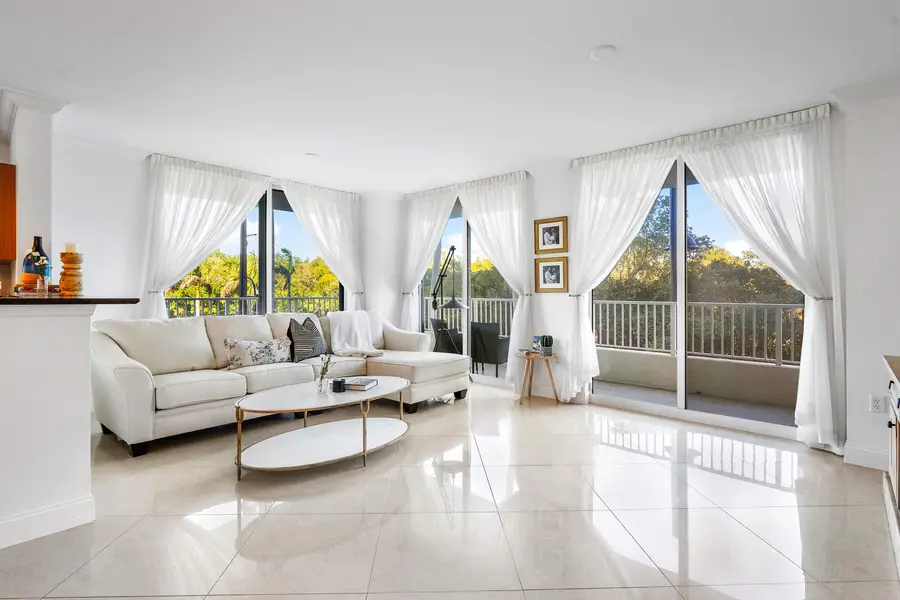 700 E Boynton Beach Boulevard #202, Boynton Beach, FL 33435 - #2