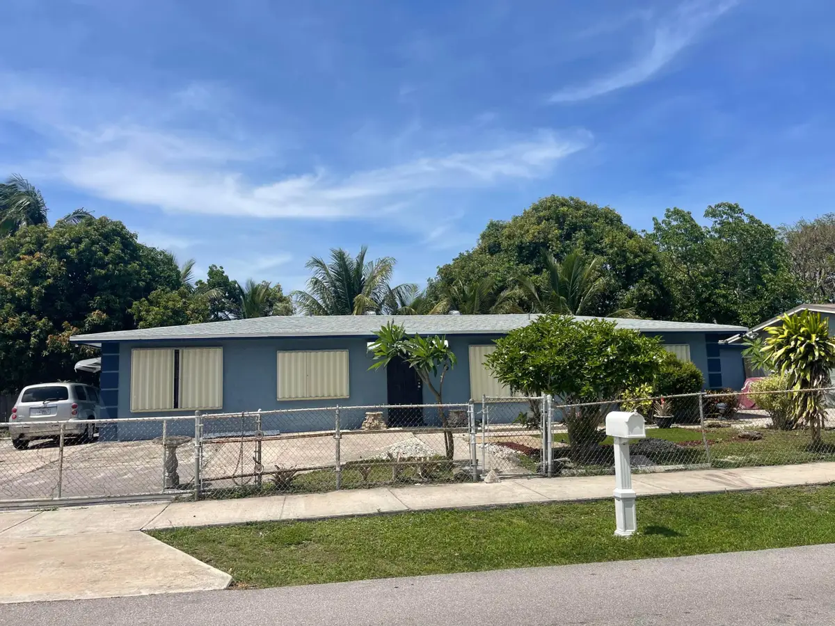 915 SW 4th Street, Delray Beach, FL 33444 - #1