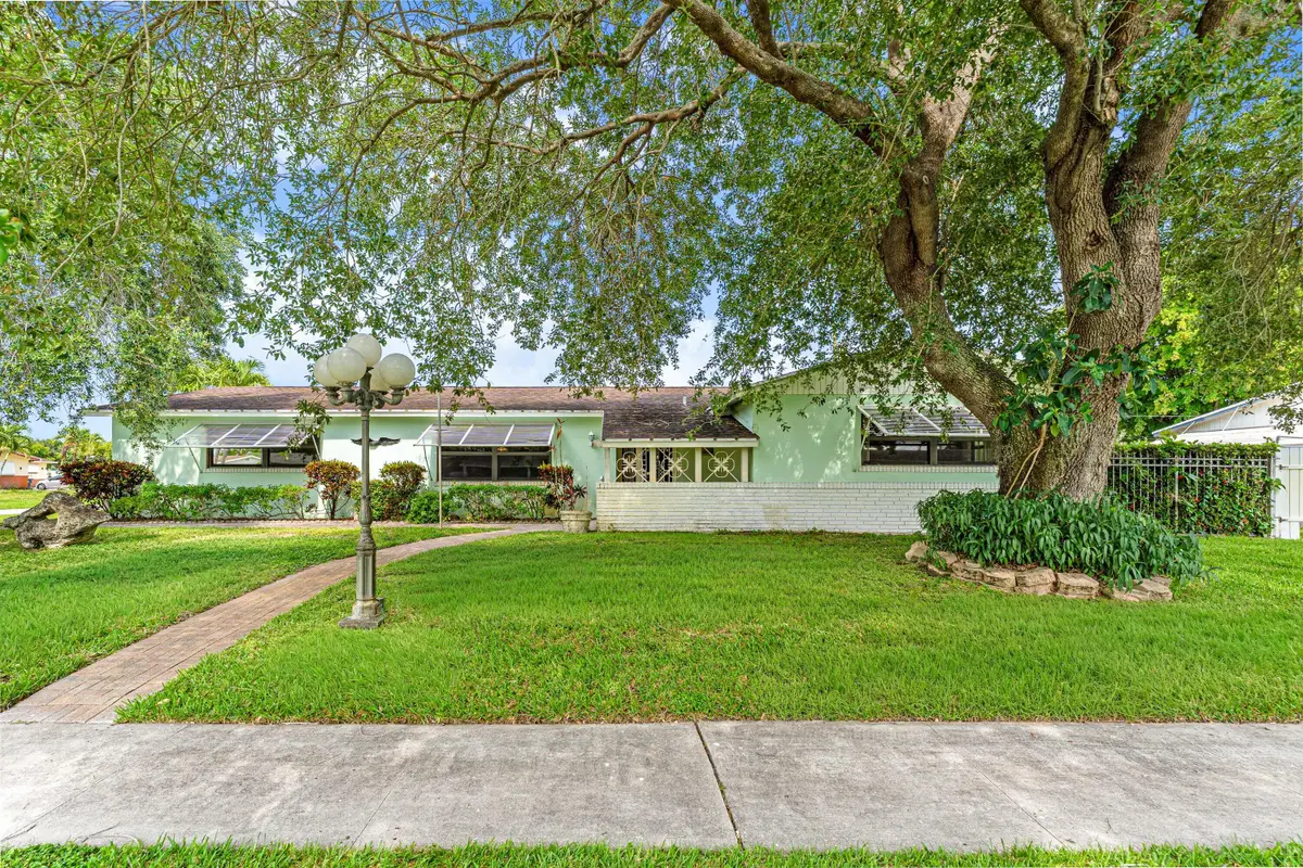 2118 W Palma Circle, West Palm Beach, FL 33415 - #1