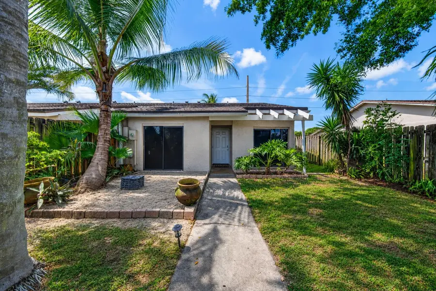 1036 E Lakes Drive, Pompano Beach, FL 33064 - #3