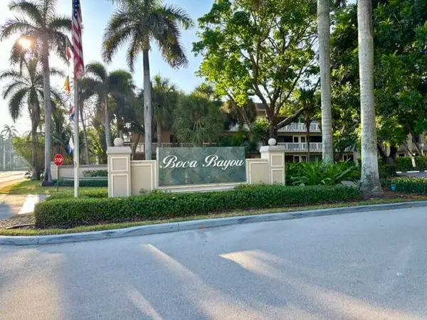 21 Royal Palm Way #2020, Boca Raton, FL 33432