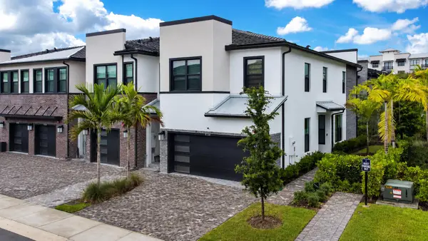 8358 NW 7th Place, Plantation, FL 33324