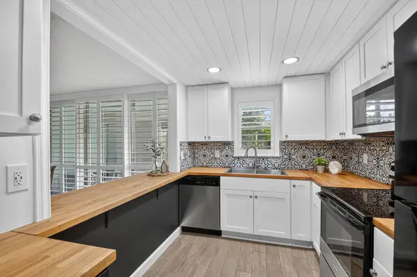 500 Davis Road #37, Palm Springs, FL 33461