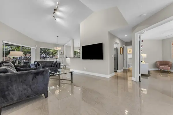 994 NW 93rd Avenue, Plantation, FL 33324