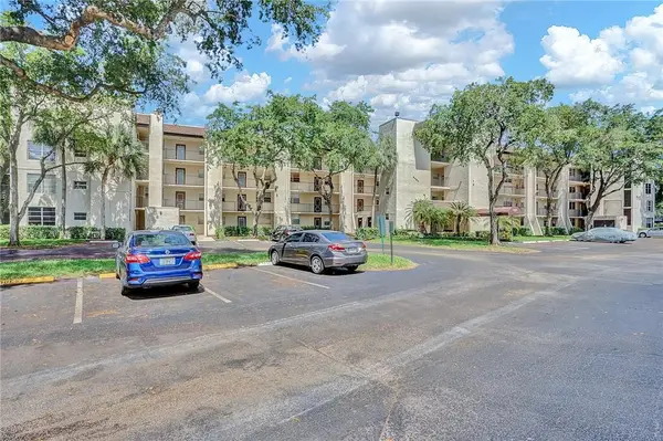 9460 Poinciana Place #101, Davie, FL 33324